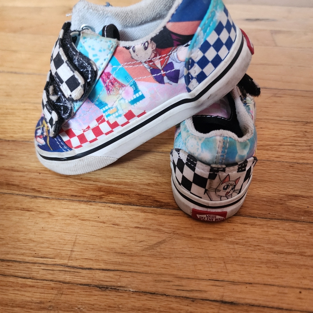 Vans - Picture 4 of 4